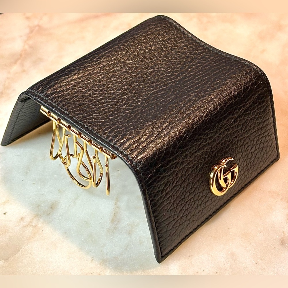 GUCCI GG MARMONT BLACK LEATHER KEY CASE 6 GOLD TONED KEY HOOKS DOUBLE G LIKE NEW - Picture 5 of 14